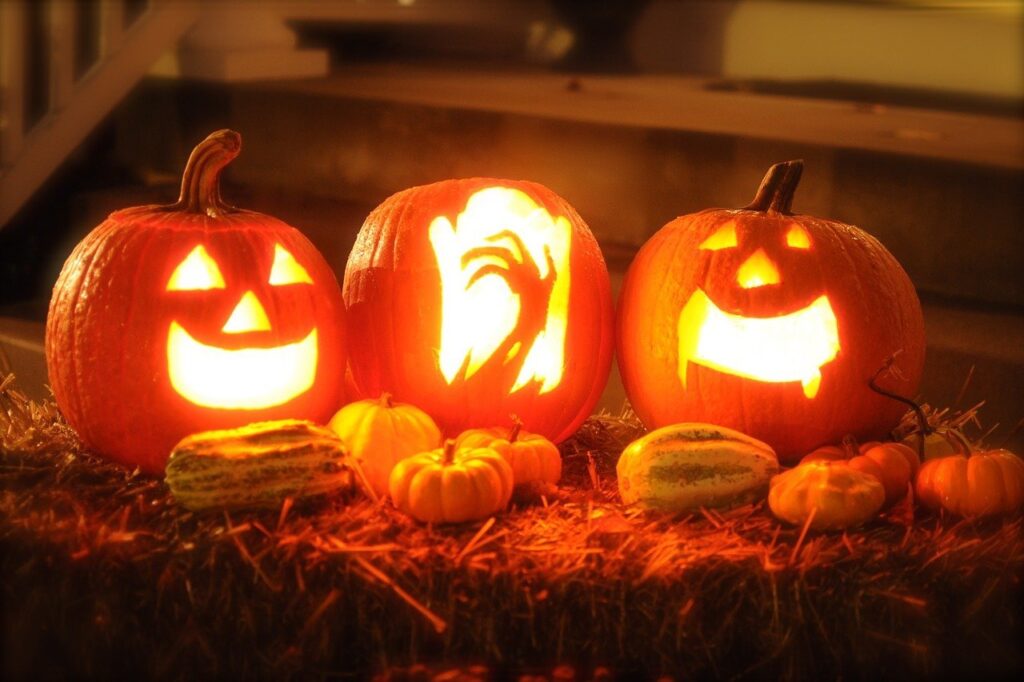 Ti spiego passo passo come preparare una zucca intagliata per Halloween