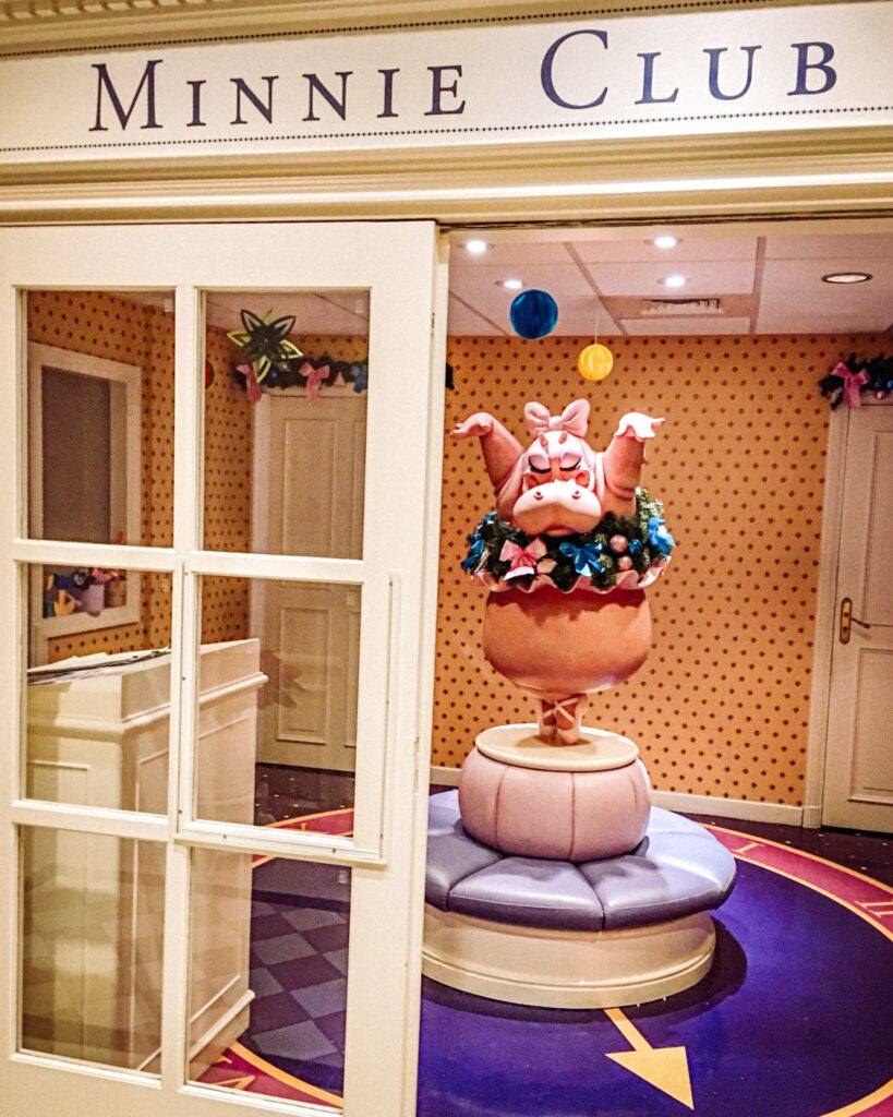 Disneyland Hotel, dove dormire nel parco divertimenti di Parigi