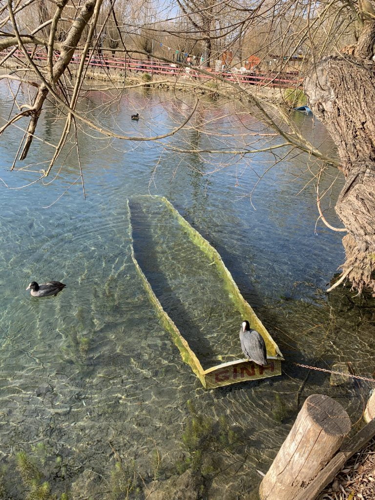 Le naue, imbarcazioni tipiche del lago di posta Fibreno, Lazio, trevaligie