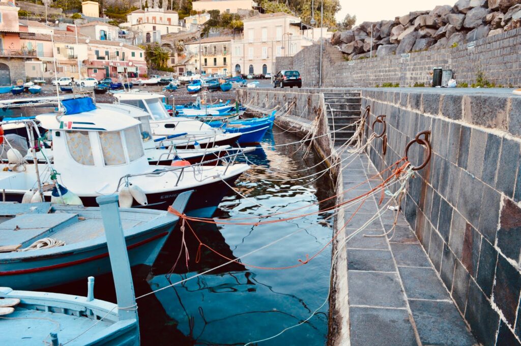 Santa Maria la scala, Sicilia, viaggio in tre road in Sicilia, viaggio con i bambini, trevaligie