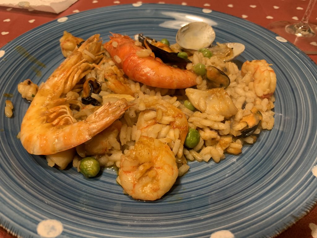 La paella. Ricette dal mondo da fare a casa. La paella. Ricette dal mondo da fare a casa.