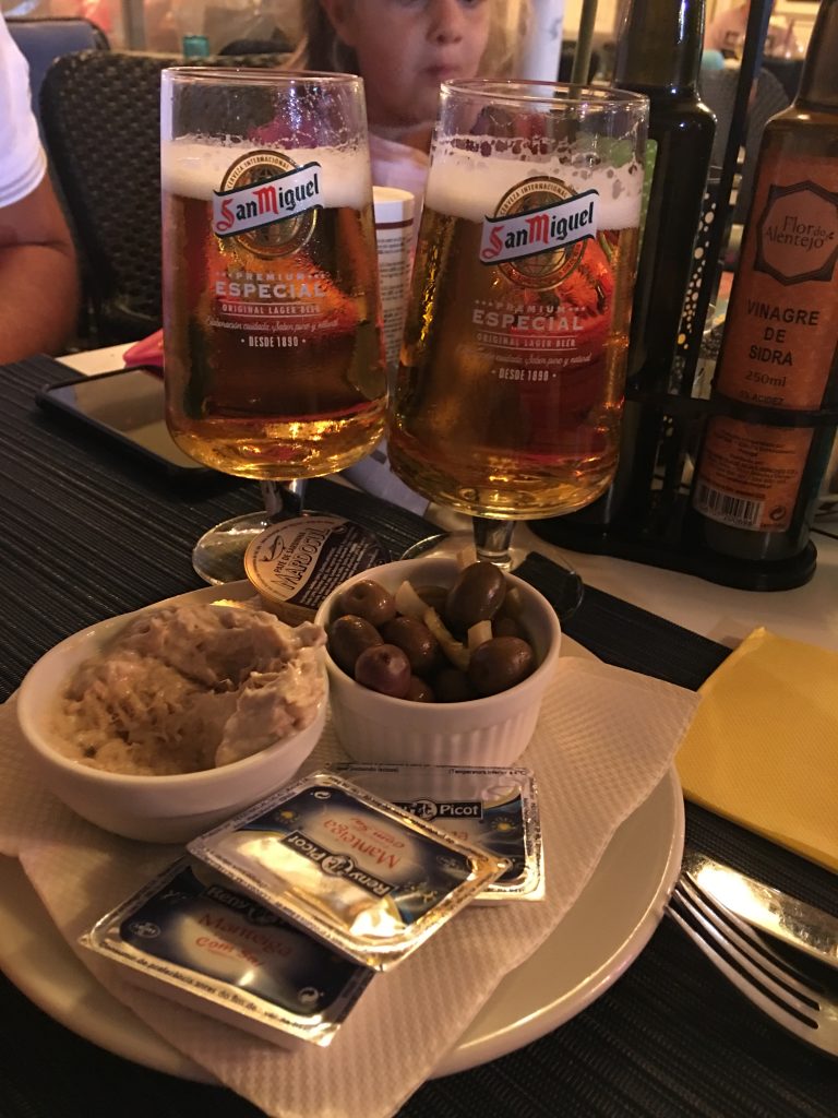 Cosa mangiare in Algarve. Viaggiare on the road in Portogallo. Cosa mangiare in Algarve. Viaggiare on the road in Portogallo.