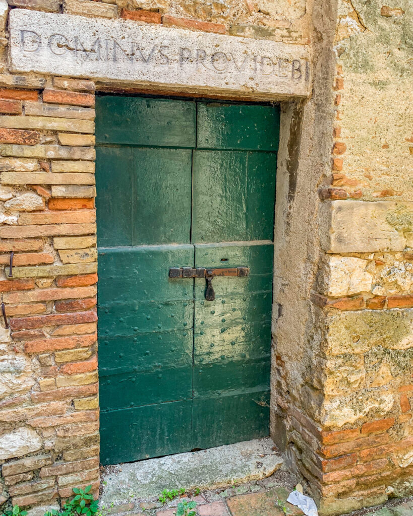 Stifone in Umbria. Il borgo delle sorgenti sul fiume Nera.