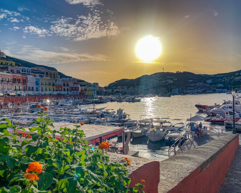 Come muoversi a Ponza con i bambini Come muoversi a Ponza con i bambini