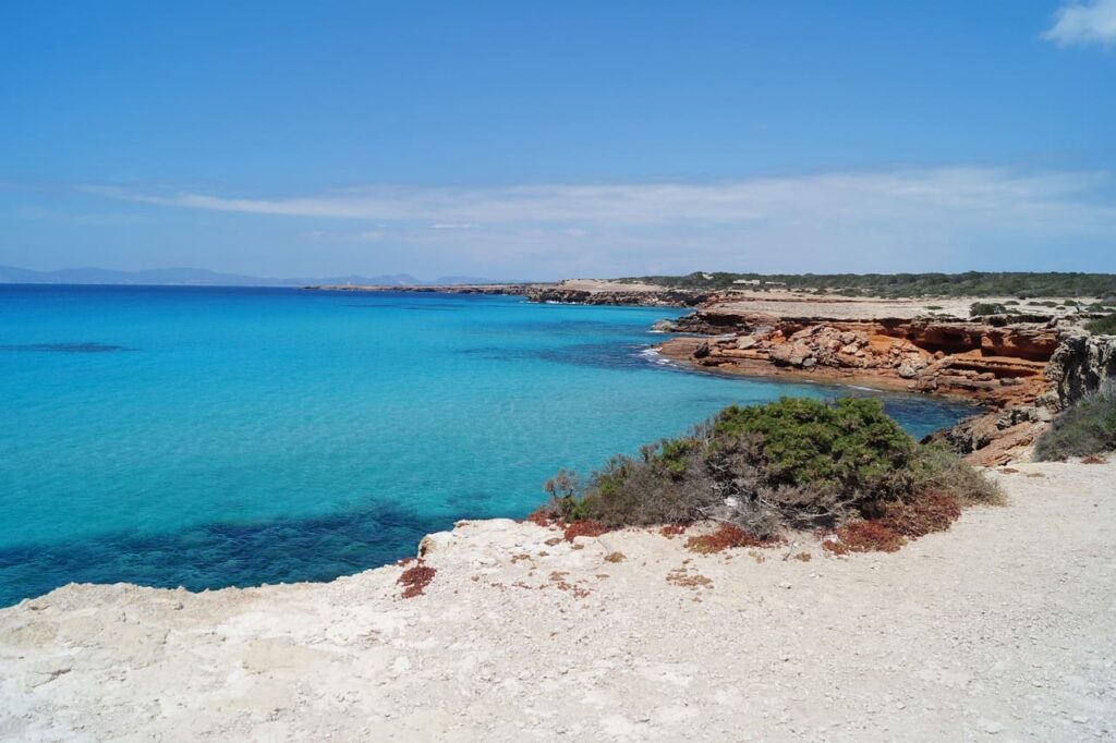 Come muoversi a Ibiza e Formentera: mezzi di trasporto e soluzioni pratiche