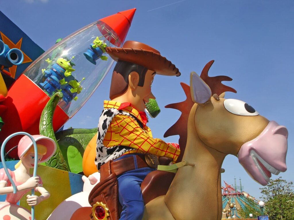 Disneyland Paris in 2 giorni: l'itinerario perfetto per il massimo divertimento Disneyland Paris in 2 giorni: l'itinerario perfetto per il massimo divertimento