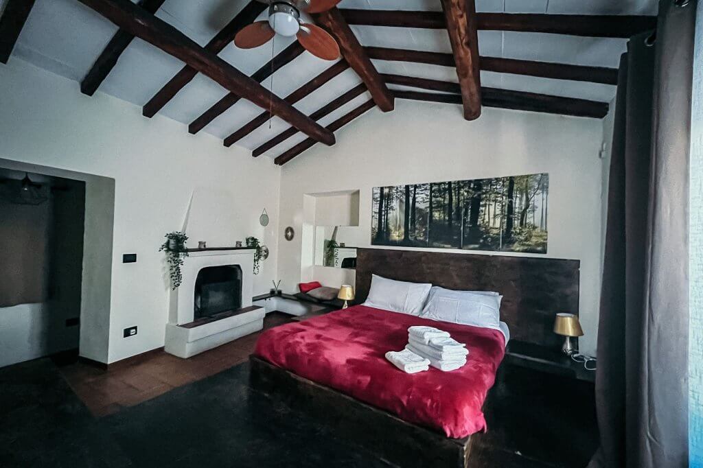 Fuga romantica a due passi da Roma, La maison Chanely a Calcata.