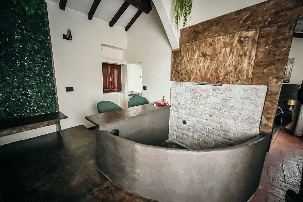 Fuga romantica a due passi da Roma, La maison Chanely a Calcata.