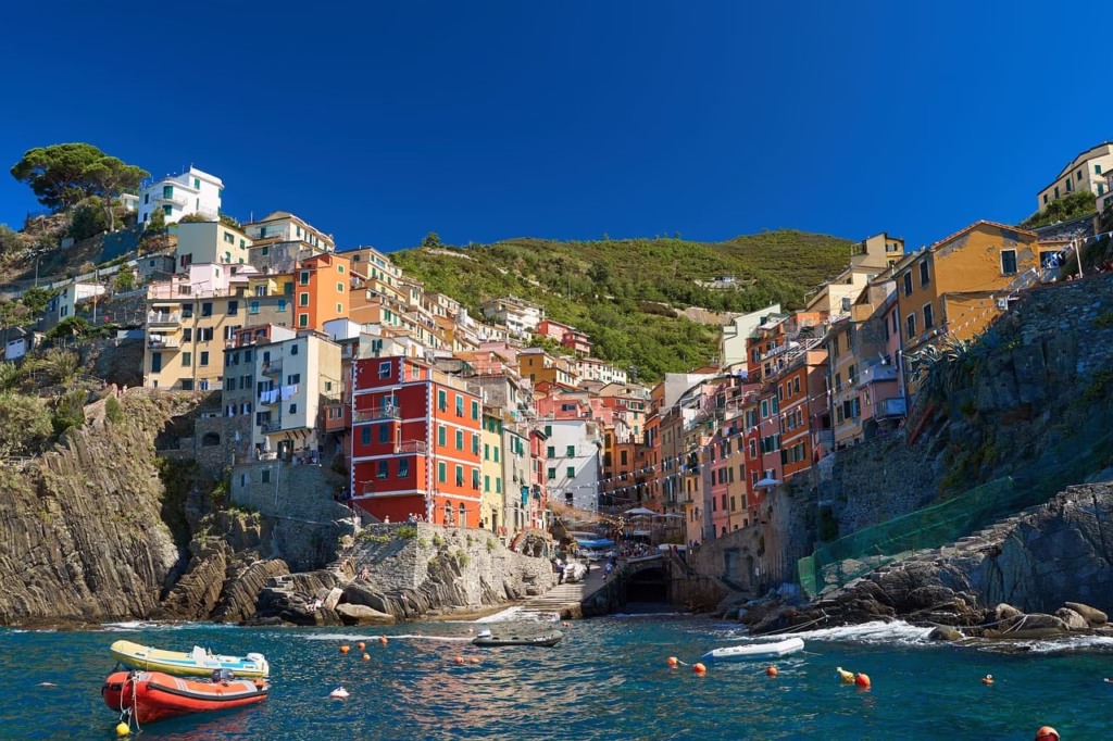 Borghi colorati sul mare da vedere in Italia Borghi colorati sul mare da vedere in Italia